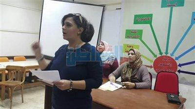 بالصور.. لقاء توعوي للسيدات بعزبة الصفيح عن 