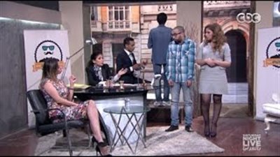 بالفيديو.. شاهد منى ذكي داخل 