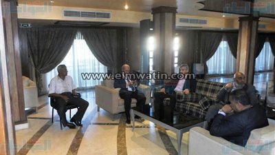 وزير السياحة يبحث مع محافظ أسوان مطالب أصحاب الفنادق العائمة