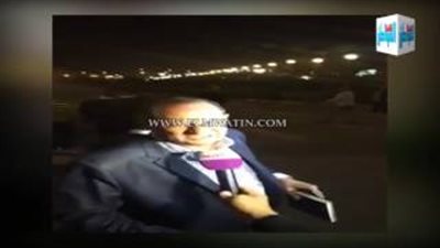 بالفيديو.. هاني مهني يغادر عزاء 