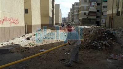 بدء مد الشبكات الأرضية لتوصيل الغاز الطبيعي إلى 1392 وحدة سكنية في بورسعيد