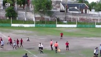 بالفيديو.. شجار عنيف بين فريقين في مباراة كرة قدم للسيدات