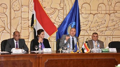 محافظ البحيرة يخصص أرض لإقامة كلية التمريض بجامعة دمنهور