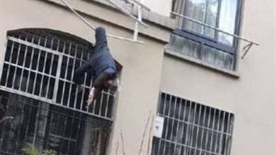 بالصور.. تسعيني ينجو من الموت بأعجوبة بسبب 