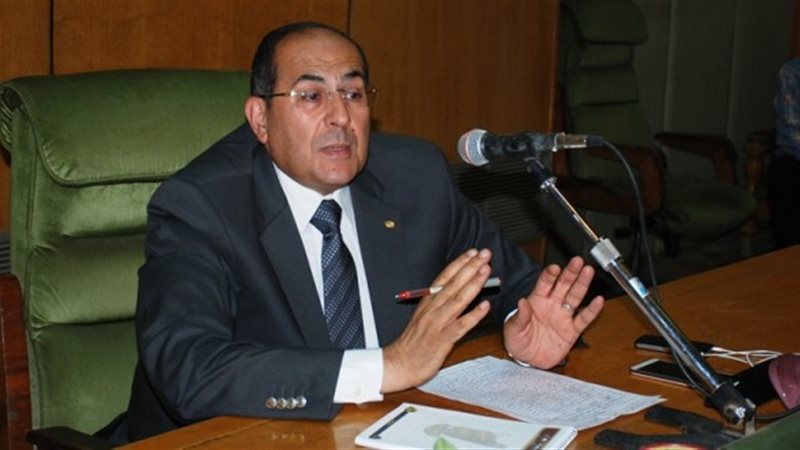 الدكتور أيمن عبدالمنعم،