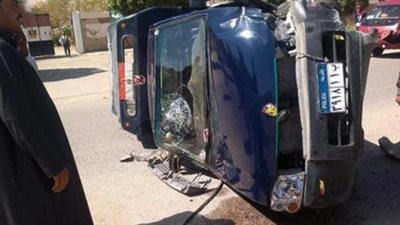 بالأسماء.. إصابة ضابطين ومجند في انقلاب سيارة شرطة على المحور