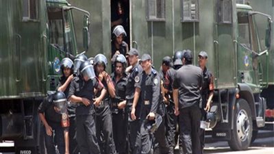القبض على 22 شخصًا بحوزتهم أسلحة نارية وبيضاء بالبحيرة 