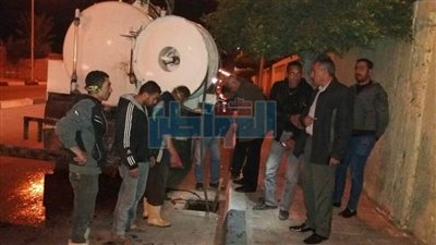 بالصور.. رئيس حي المنتزة يتابع تطهير 