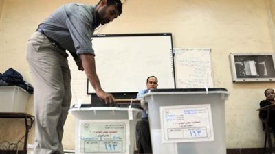قرار العليا للانتخابات بالإعادة بين 