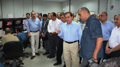 وزير البترول يتفقد المراحل النهائية لمشروع إنتاج الإيثيلين ومشتقاته