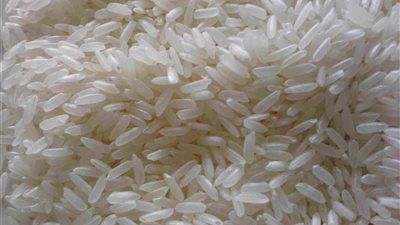 ضبط 17 طن أرز شعير وأبيض بمخازن 3 تجار في البحيرة