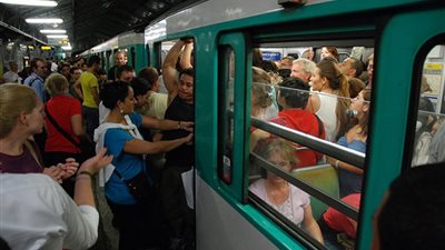 87 % من الفرنسيات وقعن ضحية للتحرش في وسائل النقل الجماعي 