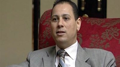 رئيس البورصة يطالب المستثمرين بعدم 