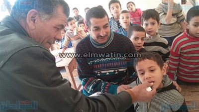 بالصور.. تطعيم 262 ألف تلميذ بجميع مدارس بني سويف 