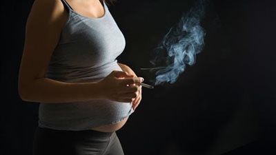 دراسة طبية تحذر من أضرار التدخين على الحوامل 