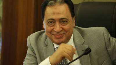 أم تستغيث بوزير الصحة لعلاج طفلها 