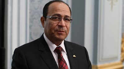إبراهيم حجازي يتقدم لرئيس البرلمان بوثيقة تحسم موقف 