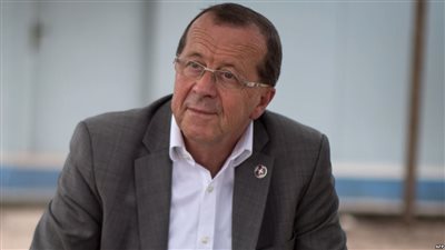 المبعوث الأممي لدى ليبيا يلتقي محافظ المصرف المركزي