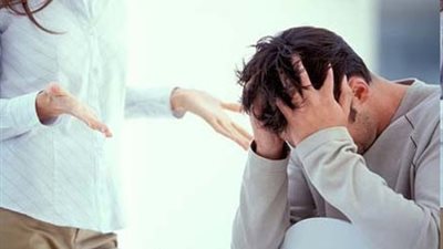5 رسائل تثير استفزاز زوجك.. تعرفي عليها