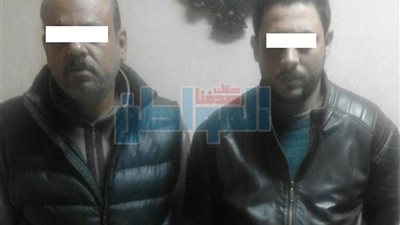 القبض على عاطلين بحوزتهما 13 ألف عملات مختلفة بعابدين