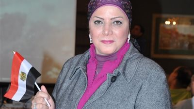 مهرجان المرأة العربية للإبداع يكرم رئيس 