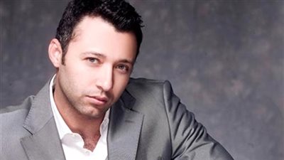 أحمد فهمي برفقة 
