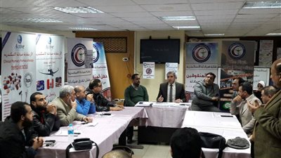 بالصور.. نقابة صيادلة الإسكندرية تطالب بإقالة وزير الصحة 