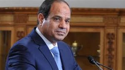 السيسي يكرم ميكانيكية الأقصر ويتبرع بإقامة مركز صيانة
