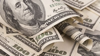 تعرف على أسعار الدولار في 6 بنوك اليوم