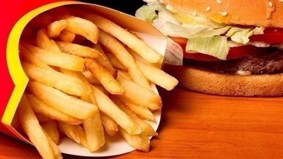 الوجبات السريعة تسبب السرطان ومشاكل الخصوبة