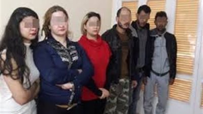 القبض على 4 ساقطات و6 رجال أثناء ممارستهم الرذيلة بالهرم