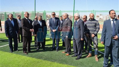 بالصور.. وزيرالتعليم العالي يتفقد أعمال الإنشاءات بجامعة السويس 
