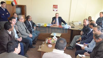 بالصور.. محافظ بني سويف يتفقد محطة البحوث الزراعية بسدس
