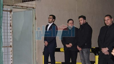 بالصور.. بدء عزاء والدة الفنان إدوارد بكنيسة الأنبا كاراس