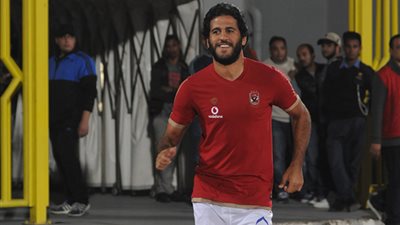 قبل سفره إلى الخارج.. طبيب الأهلي يفحص أشعة مروان محسن