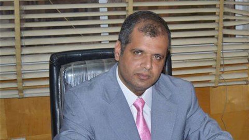إحالة 102 معلم وموظف