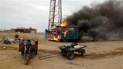 بالصور.. الحماية المدنية: لاشبهة جنائية في حادث حريق شبكة المحمول بالعاشر