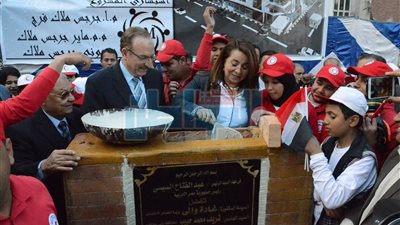 بالصور.. وضع حجر الأساس لمستشفي