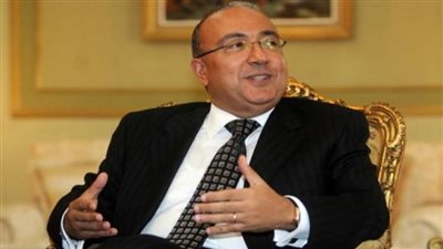 السفير المصري بالتشيك يفتتح معرض 