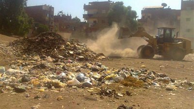 إزالة 8 أطنان مخلفات من محيط المدارس بقنا 