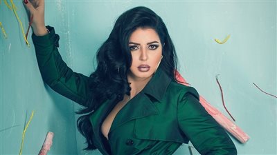 بالصور.. إيناس النجار تخضع لجلسة تصوير مثيرة 
