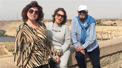بالصور..الفيشاوي وحميدة وشاهين ومجموعة من نجوم الفن في زيارة لـ