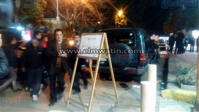 بالصور.. رياض الخولي ومحمد فوزي يقدمان العزاء لأهل الراحل صلاح رشوان