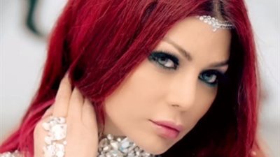 متابعي هيفاء وهبي يسخرون من إطلالتها الأخيرة