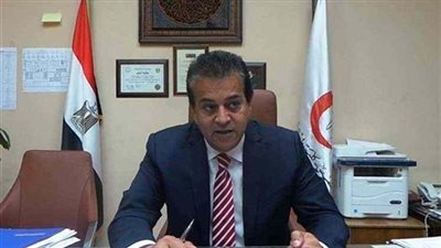 وزير التعليم العالي الجديد يرفض التجديد لمستشاري 