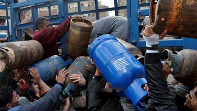 ضبط مستودع يبيع اسطوانات البوتاجاز في السوق السوداء بأسوان