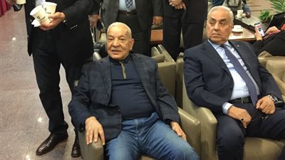 برلماني يطالب رئيس الوزراء بالإعتذار عن تأخر طائرة رئيس البرلمان 4 ساعات