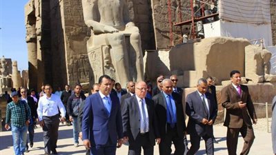 حلمى النمنم يصل معبد الكرنك لحضور حفل تنصيب الأقصر عاصمة الثقافة العربية 