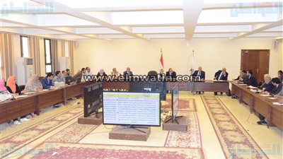 بالصور.. محافظ بني سويف يرأس اجتماع مجلس إدارة المناطق الصناعية