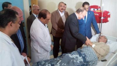 محافظ القاهرة يزور مصابي تفجير 